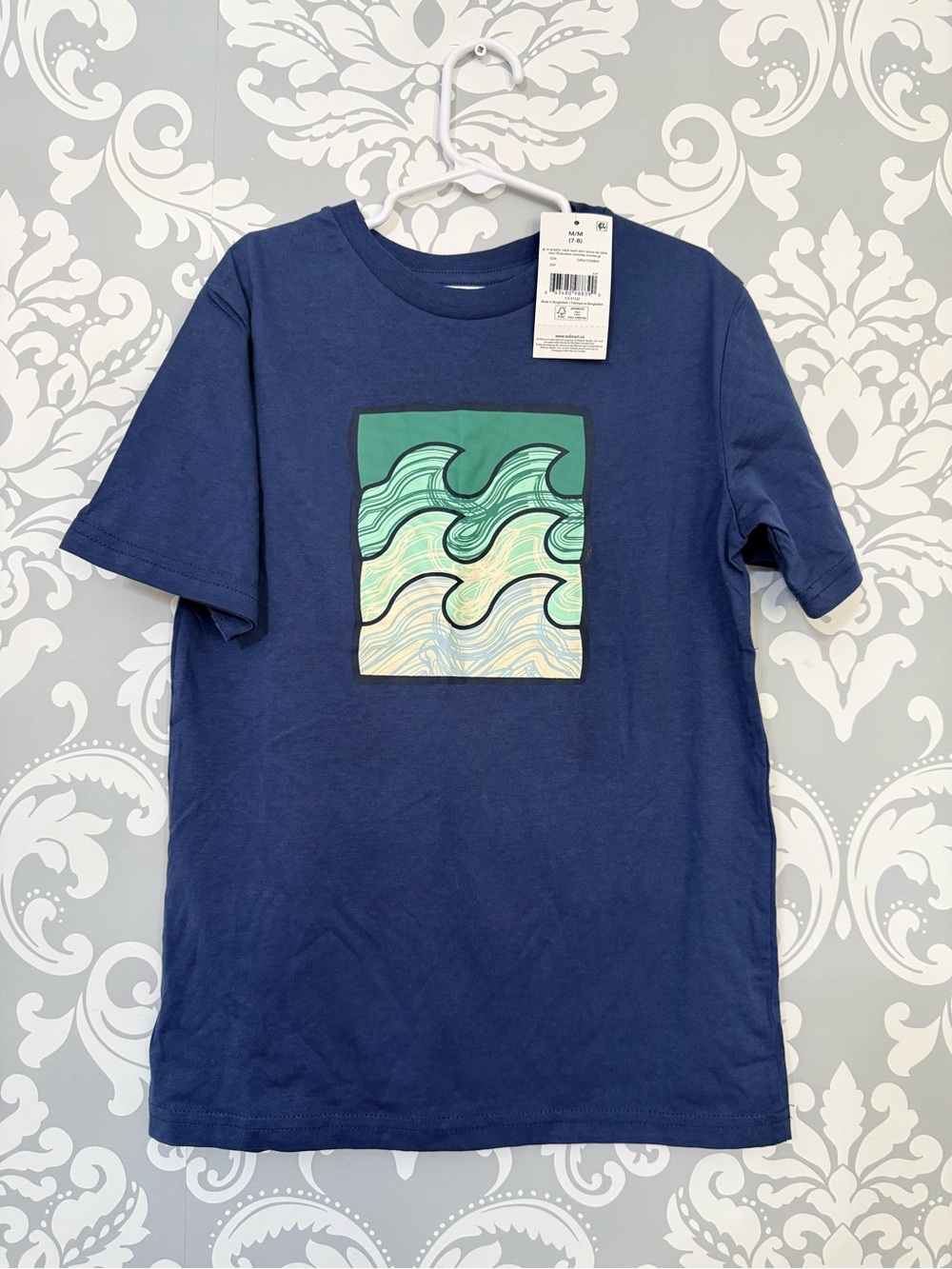 💫10/$25 • George Navy Graphic Wave Crew Neck T-Shirt